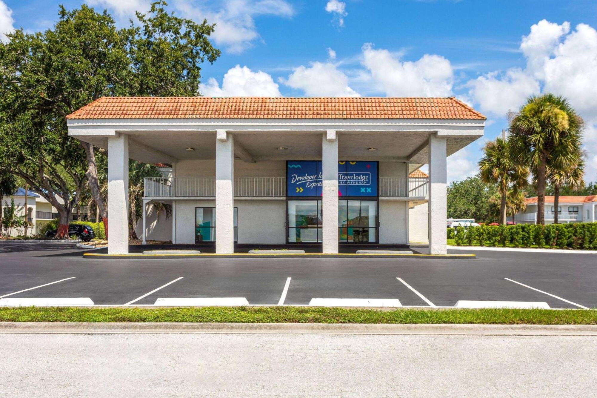 Developer Inn Express Fundamental, A Travelodge By Wyndham Kissimmee Exterior foto